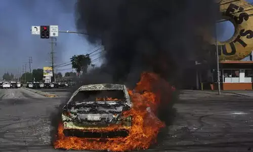 ‘ട്രംപിന് ഞങ്ങളെ തടയാൻ കഴിയില്ല’;  ലോസ് ഏഞ്ചൽസിൽ  കുടിയേറ്റ പ്രക്ഷോഭകരും സൈന്യവും ഏറ്റുമുട്ടി