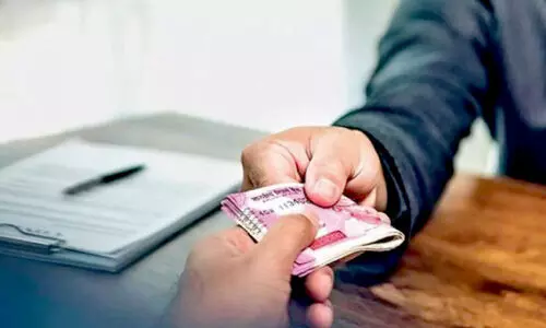 നാലു വർഷം; വി​ജി​ല​ൻ​സ് വ​ല​യി​ൽ വീ​ണ​ത് 48 പേ​ർ; നൂ​റോ​ളം​ സർക്കാ​ർ ജീവനക്കാർ നി​രീ​ക്ഷ​ണ​ത്തി​ൽ