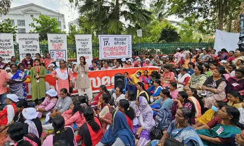 അപമാനിച്ചവർക്ക് വോട്ടില്ല; ആശമാർ നിലമ്പൂരിൽ പ്രചരണത്തിന്