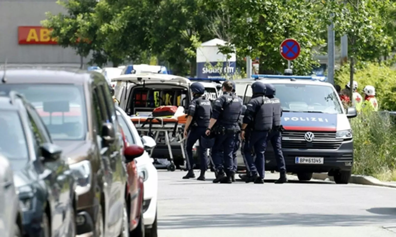 ഓസ്ട്രിയയിലെ സ്കൂളിൽ   കൂട്ട വെടിവെപ്പ്; നിരവധി പേർ കൊല്ലപ്പെട്ടു