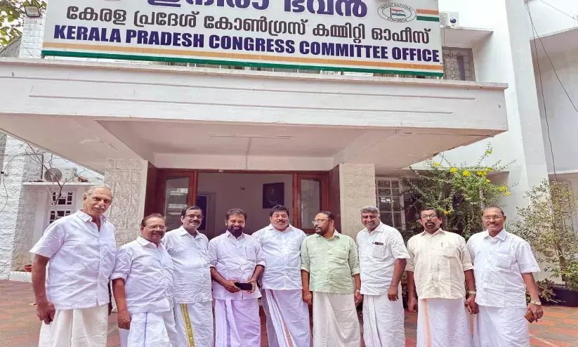 നിലമ്പൂർ ഉപതെരഞ്ഞെടുപ്പ് ;ആവേശം പകരാൻ കുവൈത്ത് പ്രവാസികളും നിലമ്പൂർ ഉപതെരഞ്ഞെടുപ്പ് ;ആവേശം പകരാൻ കുവൈത്ത് പ്രവാസികളും