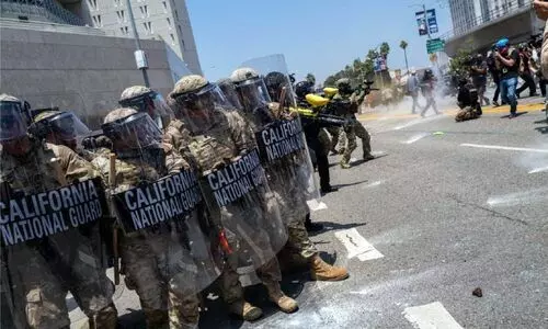 ലൊസാഞ്ചലസിൽ കുടിയേറ്റ നയത്തിനെതിരെ സംഘര്‍ഷം രൂക്ഷം: 700 മറീനുകളെ വിന്യസിച്ച് ട്രംപ്