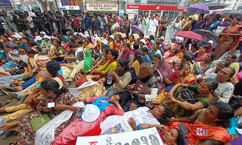 സമരത്തിൽ പങ്കെടു​ത്തതിന്‍റെ പേരിൽ ആശമാരുടെ ഓണറേറിയം നൽകിയില്ലെന്ന്​ പരാതി