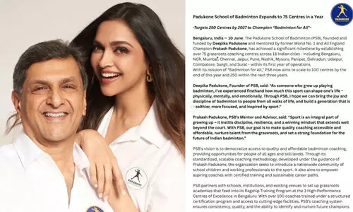 70 ാം വയസിലും നിങ്ങളുടെ ജീവശ്വാസമാണ് ബാഡ്മിന്റൺ; ഇതിഹാസ താരമായ പിതാവിന്റെ ജന്മദിനം ആഘോഷിച്ച് ദീപിക പദുകോൺ