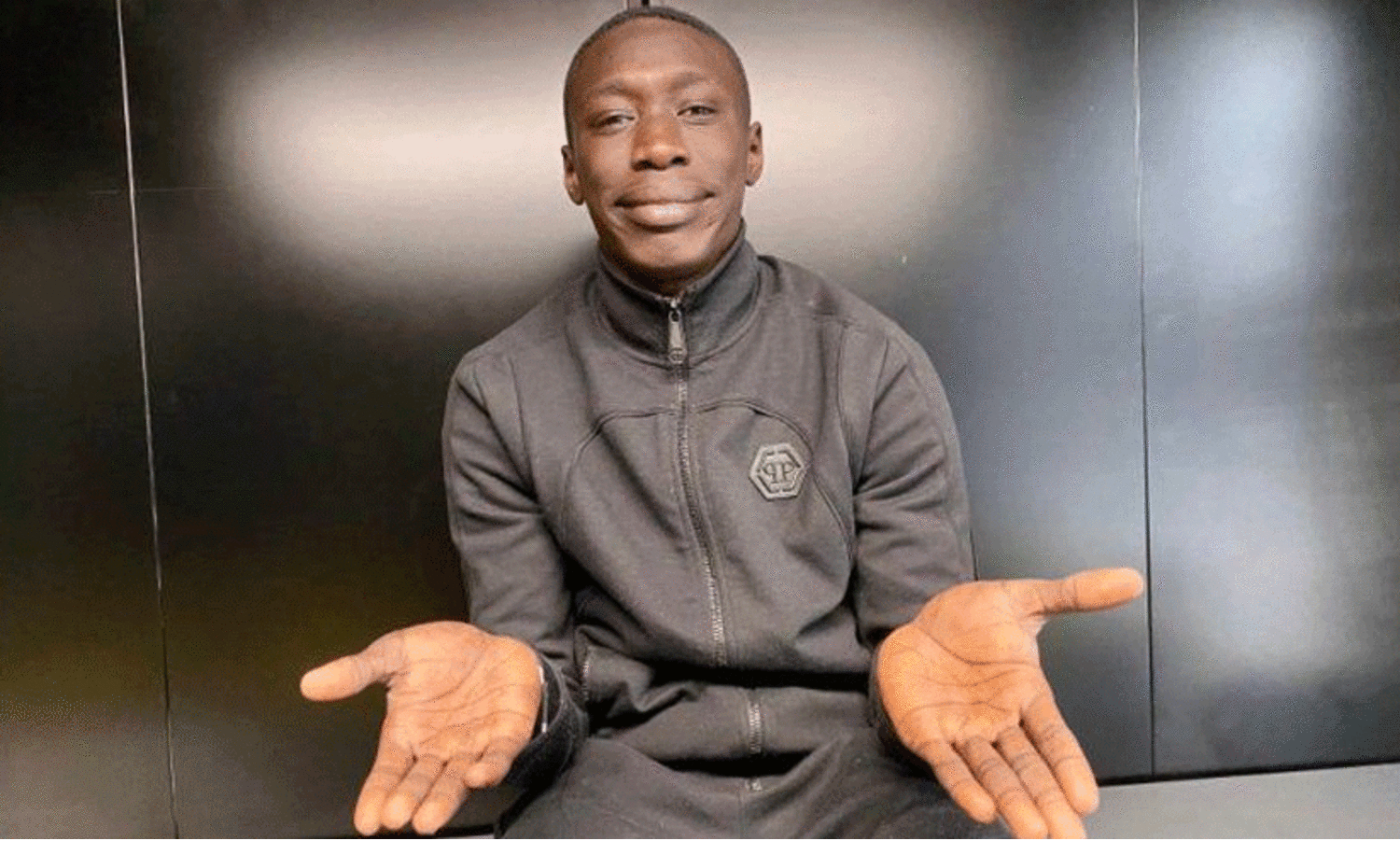 വിസ നിയമം ലംഘിച്ചതിന് ലാസ് വേഗയിൽ തടഞ്ഞു വെയ്ക്കപ്പെട്ട പ്രശസ്ത ടിക് ടോക്കർ ഖാബി ലാമെ യു.എസ് വിട്ടു