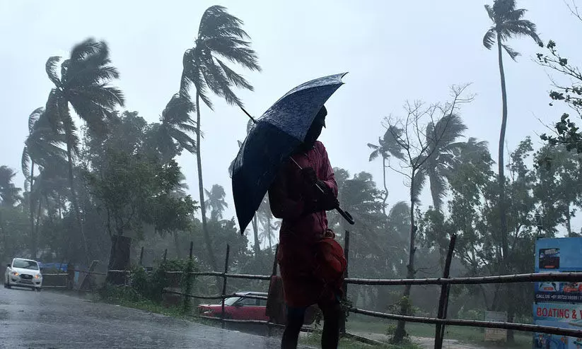 കാലവർഷം ശക്തം; വടക്കൻ ജില്ലകളിൽ റെഡ് അലർട്ട്
