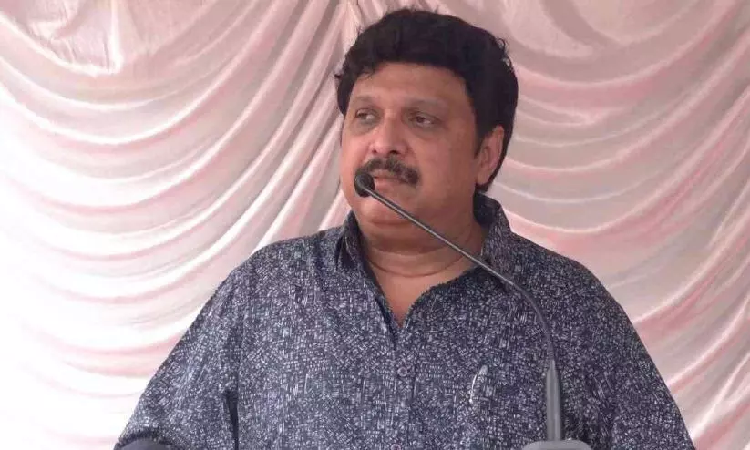 മന്ത്രി വിളിച്ചിട്ടും ഫോണെടുത്തില്ല; കൺട്രോൾ റൂമിലെ ഒമ്പതുപേർക്ക് സ്ഥലംമാറ്റം മന്ത്രി വിളിച്ചിട്ടും ഫോണെടുത്തില്ല; കൺട്രോൾ റൂമിലെ ഒമ്പതുപേർക്ക് സ്ഥലംമാറ്റം