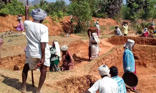 തൊഴിലുറപ്പ് പദ്ധതിയിൽ ചെലവ് പരിധിയുമായി കേന്ദ്രം തൊഴിലുറപ്പ് പദ്ധതിയിൽ ചെലവ് പരിധിയുമായി കേന്ദ്രം