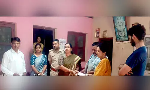 സ്റ്റേ​ഡി​യം ദു​ര​ന്ത​ത്തി​ൽ മ​രി​ച്ച ചി​ന്മ​യി ഷെ​ട്ടി​യു​ടെ ന​ഷ്ട​പ​രി​ഹാ​രം 25 ല​ക്ഷം കൈ​മാ​റി