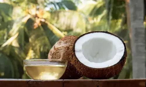 പൊ​ന്നും​വി​ല​യി​ൽ വെ​ളി​ച്ചെ​ണ്ണ; ക​ട്ട​ക്ക്​ വ്യാ​ജ​നും