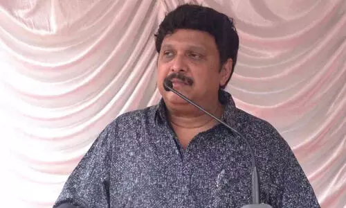 മന്ത്രി വിളിച്ചിട്ടും ഫോണെടുത്തില്ല; കൺട്രോൾ റൂമിലെ ഒമ്പതുപേർക്ക്​ സ്ഥലംമാറ്റം