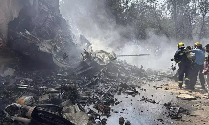 അഹ്മദാബാദിൽ ആകാശ ദുരന്തം എത്തുന്നത് രണ്ടാംതവണ; അന്ന് ജീവൻ നഷ്ടമായത് 164 പേർക്ക് അഹ്മദാബാദിൽ ആകാശ ദുരന്തം എത്തുന്നത് രണ്ടാംതവണ; അന്ന് ജീവൻ നഷ്ടമായത് 164 പേർക്ക്