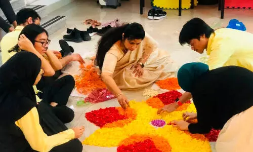 ഓ​ർ​മ​യാ​യ​ത്, കു​ട്ടി​ക​ളു​ടെ പ്രി​യ​പ്പെ​ട്ട ടീ​ച്ച​റ​മ്മ