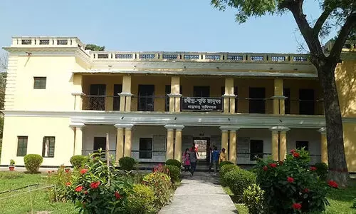 ബംഗ്ലാദേശിൽ രബീന്ദ്രനാഥ് ടാഗോറിന്റെ കുടുംബ വീട് തകർത്തു; അന്വേഷണം പ്രഖ്യാപിച്ച് യൂനുസ് സർക്കാർ