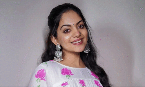 വർഷങ്ങളായി രഹസ്യം പോലെ ഉള്ളിൽ സൂക്ഷിച്ചു, ആദ്യമായി അഭിനയിച്ചത് സ്റ്റീവ് ലോപ്പസിൽ അല്ല -രസകരമായ കുറിപ്പുമായി അഹാന