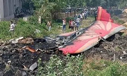 ഹൃദയഭേദകം! അഹ്മദാബാദ് വിമാനാപകടത്തിൽ ഞെട്ടിത്തരിച്ച് ലോകം