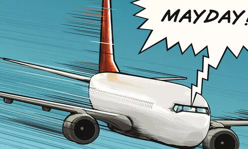 വിമാനം തകരുന്നതിന് തൊട്ടുമുമ്പ് പൈലറ്റിന്‍റെ ‘മേയ്‌ഡേ കോള്‍’; എന്താണ് ഈ സന്ദേശം?