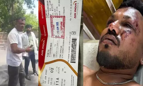 അത്ഭുതകരം ഈ രക്ഷപ്പെടൽ, ഒരാൾ ജീവനോടെ; തകർന്ന വിമാനത്തിൽ നിന്ന് നടന്ന് ആംബുലൻസിലേക്ക്...