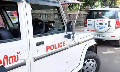 പെറ്റി കേസിന്റെ മറവിൽ പൊലീസുകാരി തട്ടിയത് 16 ലക്ഷം; സസ്​പെൻഷൻ