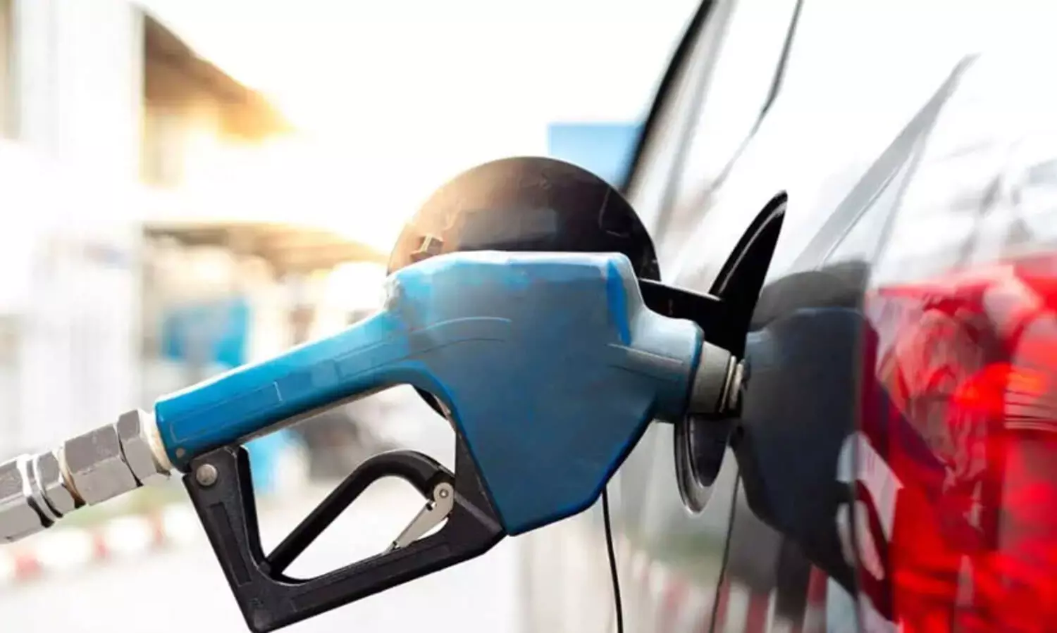 ഇസ്രായേൽ- ഇറാൻ സംഘർഷം; ആഗോള വിപണിയിൽ കുതിച്ചുയർന്ന് എണ്ണവില