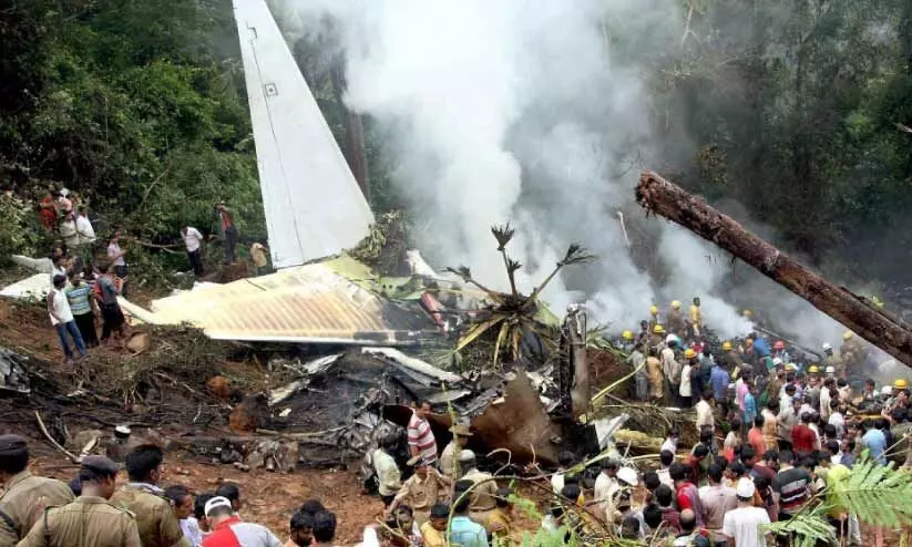 മംഗളൂരു വിമാനദുരന്തം; ഇരകൾക്ക് ഇനിയും കിട്ടിയില്ല നഷ്ടപരിഹാരം മംഗളൂരു വിമാനദുരന്തം; ഇരകൾക്ക് ഇനിയും കിട്ടിയില്ല നഷ്ടപരിഹാരം