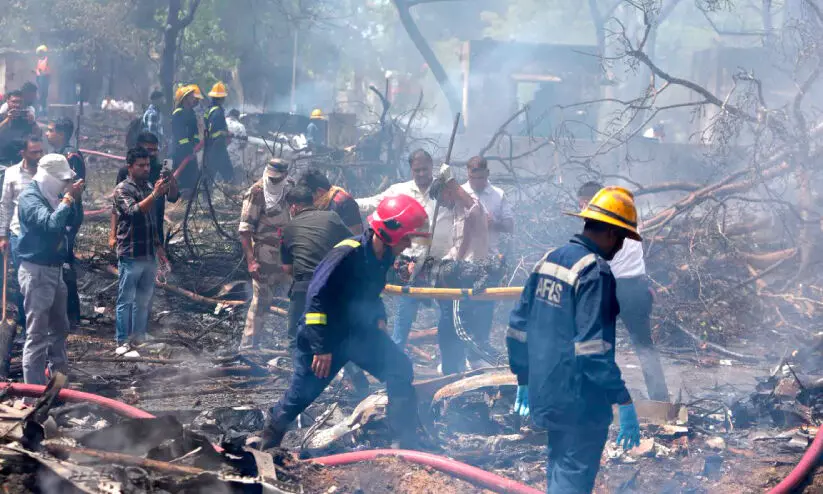 വി​മാ​നാ​പ​ക​ടം; ഇ​ന്ത്യ​ൻ ദുഃ​ഖ​ത്തി​ൽ പ​ങ്കു​ചേ​ർ​ന്ന് ഒ​മാ​നും