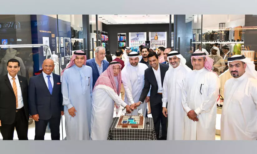 സാം​സ​ണൈ​റ്റ് ‘ന്യൂ ​സ്ട്രീം​ലൈ​റ്റ്’ ബ്രീ​ഫ്കേ​സു​ക​ൾ പു​റ​ത്തി​റ​ക്കി