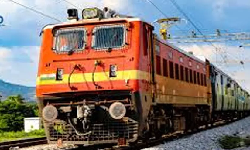 ഓൺലൈൻ വഴി മാത്രമല്ല, നേരിട്ട് തൽകാൽ ടിക്കറ്റെടുക്കാനും ഇനി ആധാർ വേണം; അറിഞ്ഞിരിക്കാം ഇക്കാര്യങ്ങൾ...