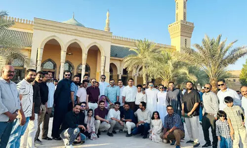 ടി.​എം.​ഡ​ബ്ല്യു.​എ ത​ല​ശ്ശേ​രി പെ​രു​ന്നാ​ള്‍ കൂ​ട്ടം