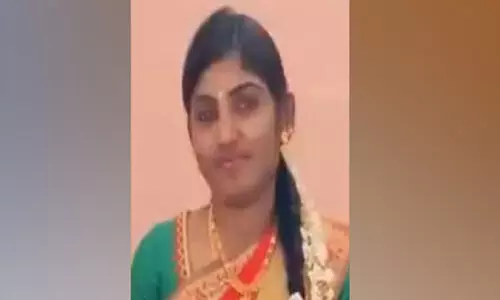 കു​ടും​ബ​ത്തെ​ ഭ​ക്ഷ​ണ​ത്തി​ൽ ഉ​റ​ക്ക​ഗു​ളി​ക ക​ല​ർ​ത്തി കൊ​ല്ലാ​ൻ ശ്ര​മി​ച്ച യു​വ​തി അ​റ​സ്റ്റി​ൽ