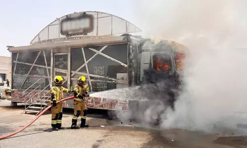 മു​ത്‌​ല​യി​ൽ ഭ​ക്ഷ​ണ ട്ര​ക്കു​ക​ളി​ൽ തീപി​ടി​ത്തം