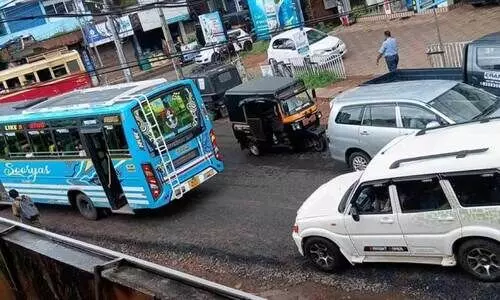 പാർക്കിങ് തോന്നിയപോലെ...