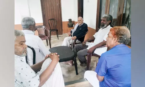 ഇന്ന് ദേശീയ തയ്യൽ യന്ത്ര ദിനം; 92ലും  സ്നേഹത്തിന്റെ ഇഴയടുപ്പം ഭദ്രമാക്കി തയ്യൽ കാരണവർ