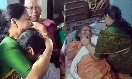 ‘വേദനാജനകമായ സംഭവം, സർക്കാർ കുടുംബത്തിനൊപ്പം’; രഞ്ജിതയുടെ വീട്ടിലെത്തി മന്ത്രി വീണാ ജോർജ്