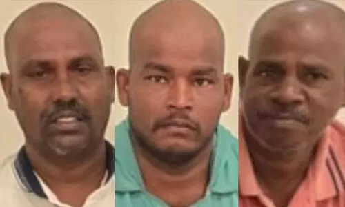 രാത്രി എല്ലാവരും ഉറക്കമായപ്പോൾ രണ്ടും കൽപ്പിച്ച് അവർ കടലിലേക്ക് ചാടി, നീന്തി കയറിയത് ഒമാൻ തീരത്ത്; ബഹ്റൈനിൽനിന്ന് സോമാലിയിലേക്ക് തട്ടിക്കൊണ്ടുപോയ തമിഴ്നാട്ടുകാർ രക്ഷപ്പെട്ടത് അതിസാഹസികമായി