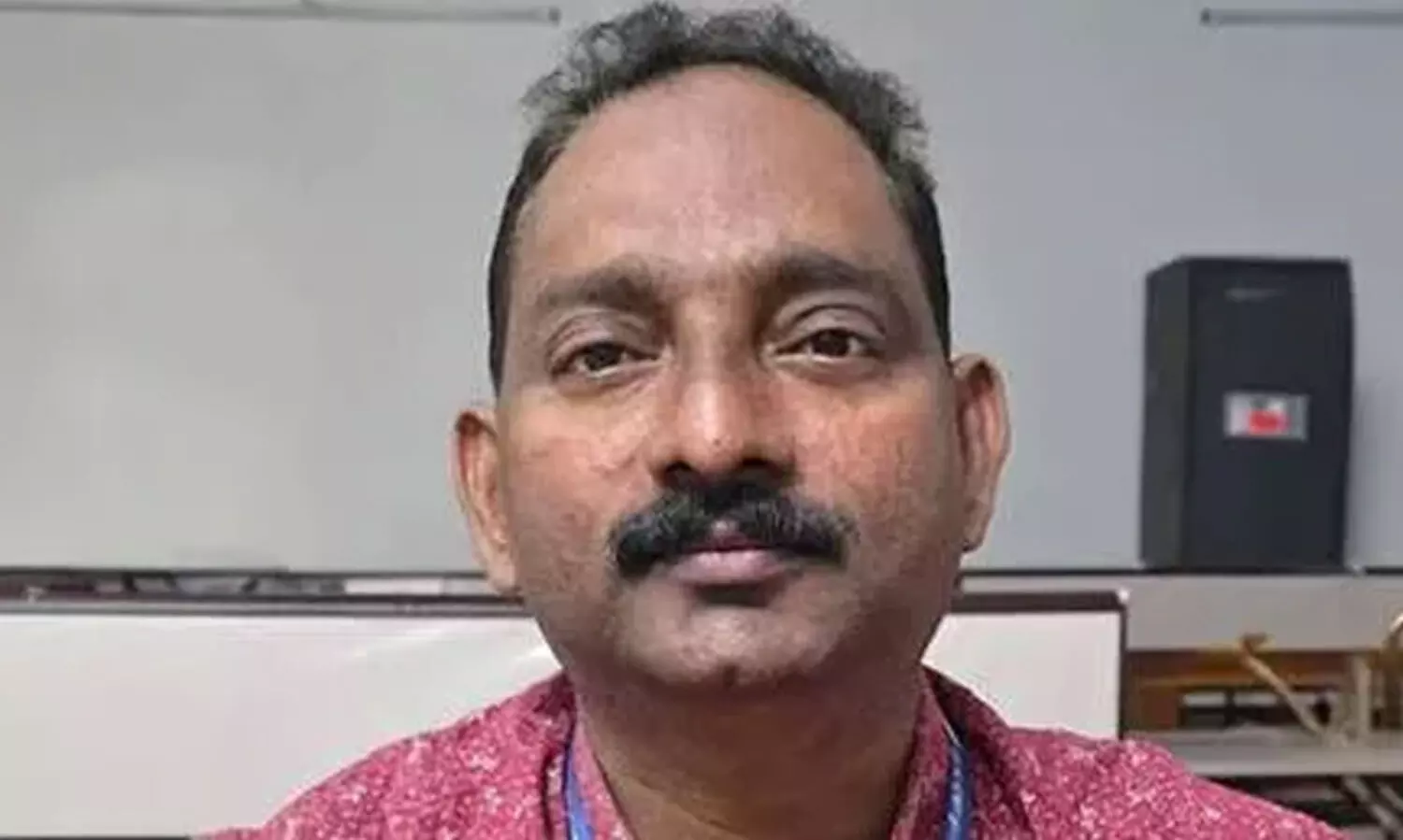 ര​ഞ്ജി​ത​ക്കെ​തി​രാ​യ അ​ധി​ക്ഷേ​പം; ഡെ​പ്യൂ​ട്ടി ത​ഹ​സി​ൽ​ദാ​ർ സ​സ്പെ​ൻ​ഷ​ൻ ക​ഴി​ഞ്ഞ് തി​രി​ച്ചു​ക​യ​റി​യ ഉ​ദ്യോ​ഗ​സ്ഥ​ൻ