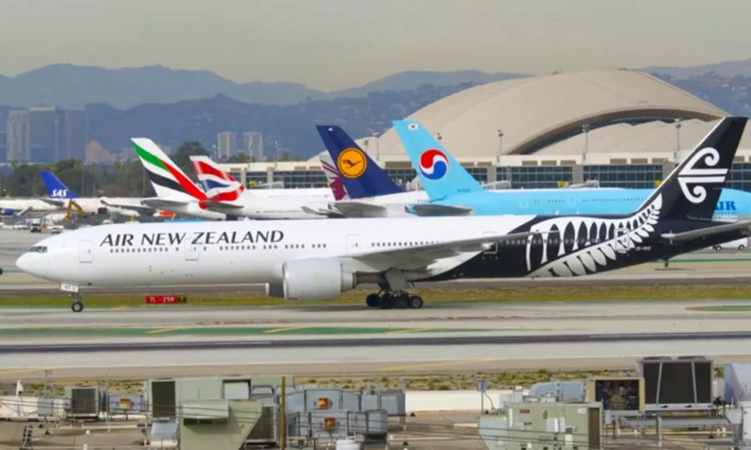 ലോകത്തെ ഏറ്റവും സുരക്ഷിതമായ വിമാനകമ്പനികൾ; പട്ടികയിൽ ഖത്തർ എയർവേയ്സും എമിറേറ്റ്സും ഇത്തിഹാദും, ഇന്ത്യയിൽ നിന്ന് ഒരു കമ്പനി മാത്രം