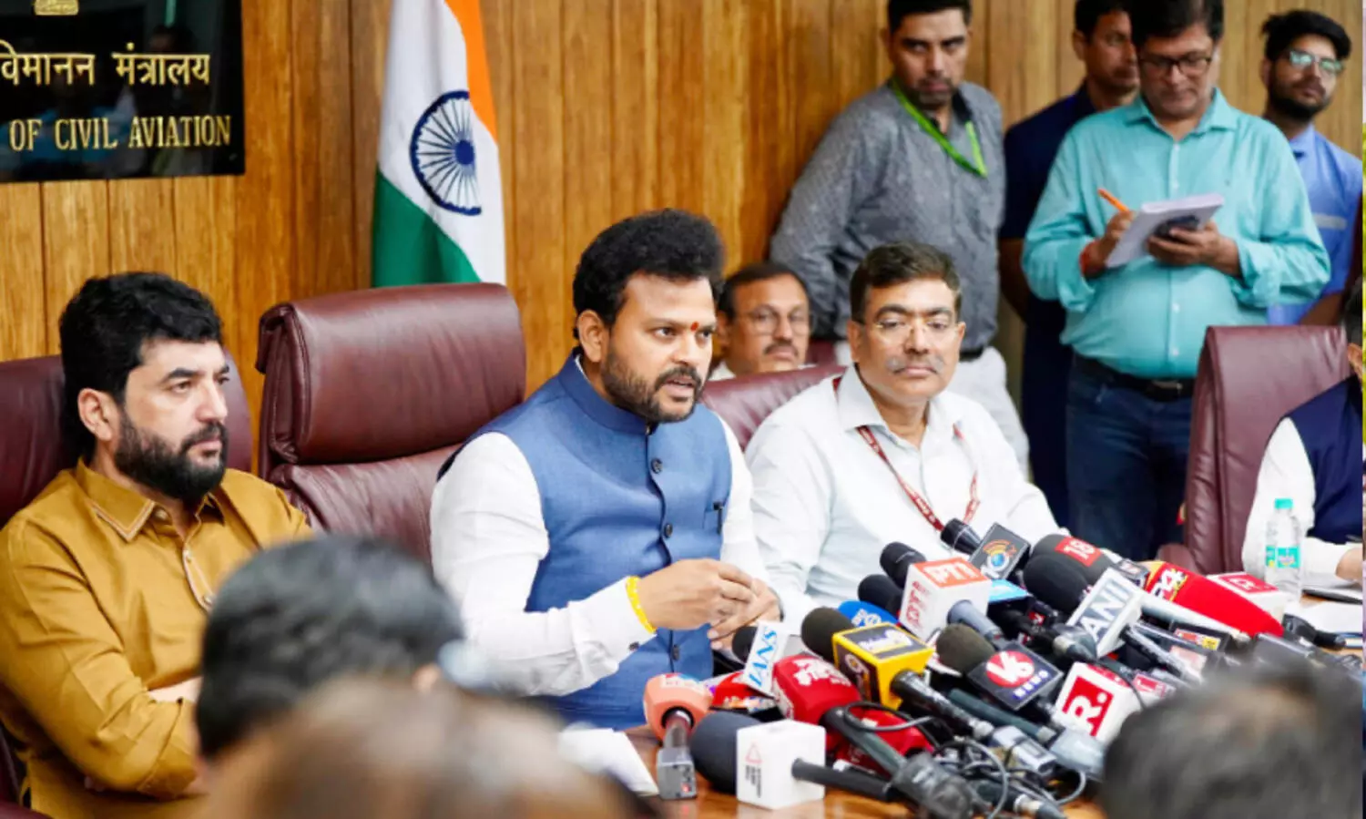 വിമാന ദുരന്തം: ഒന്നിലധികം ഏജൻസികൾ അന്വേഷിക്കുന്നു​ണ്ടെന്ന് മന്ത്രി