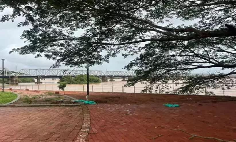 ഒമ്പതാണ്ടായിട്ടും സ്മാർട്ടാവാതെ മംഗളൂരു സിറ്റി; പ്രവൃത്തി കാലാവധി നീട്ടി ഒമ്പതാണ്ടായിട്ടും സ്മാർട്ടാവാതെ മംഗളൂരു സിറ്റി; പ്രവൃത്തി കാലാവധി നീട്ടി