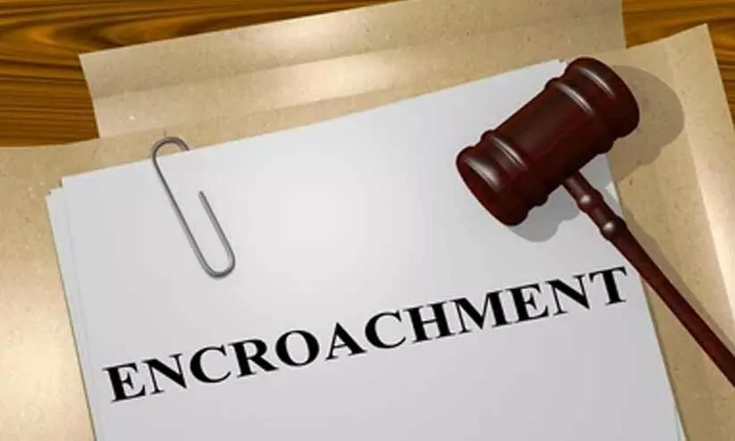 കൈയേറ്റം ഒഴിപ്പിക്കൽ; തർക്കത്തിനൊടുവിൽ സ്വയം പൊളിച്ചുമാറ്റാമെന്ന് ഉടമ