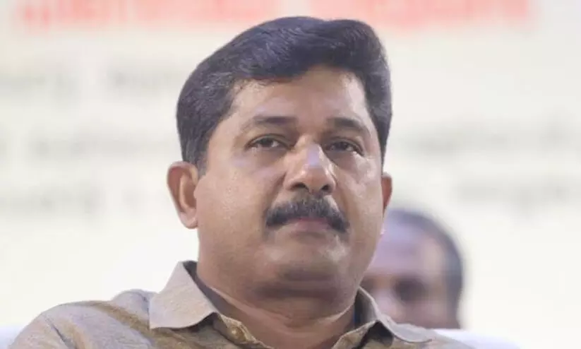 സ്വരാജിന്‍റെ ഭാര്യക്ക്​ നിയമവിരുദ്ധമായി പിഎച്ച്​.ഡി​ നൽകിയെന്ന്; റദ്ദാക്കണമെന്ന്​ ഗവർണർക്ക് പരാതി