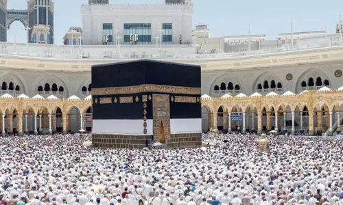 ഹ​ജ്ജി​ന്​ ശേ​ഷ​മു​ള്ള ആ​ദ്യ ജു​മു​അ; നി​റ​ഞ്ഞു​ ക​വി​ഞ്ഞ്​ ഹ​റം, ല​ക്ഷ​ത്തി​​ലേ​റെ തീ​ർ​ഥാ​ട​ക​ർ ജു​മു​അ​യി​ൽ പ​ങ്കെ​ടു​ത്തു