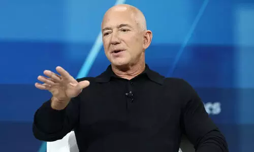 ശതകോടീശ്വരന്മാരുടെ പട്ടികയിൽ നിന്നും രണ്ടാം സ്ഥാനം കൈവിട്ട് ആമസോൺ മുൻ മേധാവി ജെഫ് ബെസോസ്, ഒന്നാമതാര് !