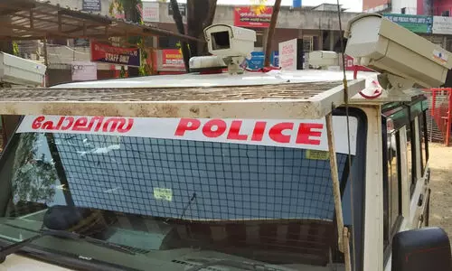 വാഹന പരിശോധനക്കിടെ എസ്.ഐയെ കാറിടിച്ച് കൊല്ലാൻ ശ്രമം; വലതുകാലിൽ കാർ കയറിയിറങ്ങി