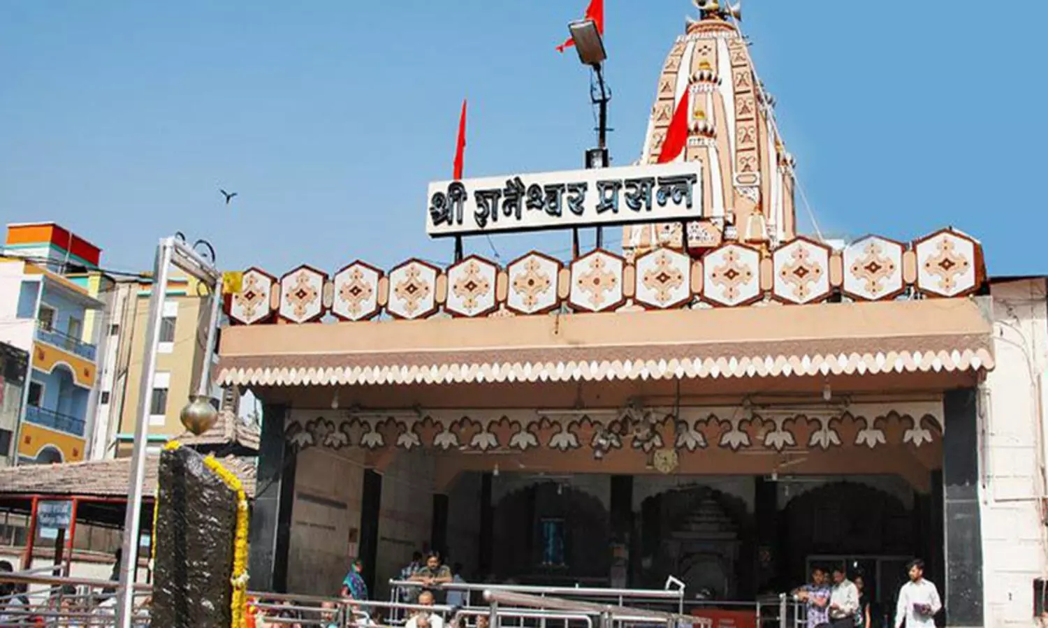 ഹിന്ദു സംഘടനകളുടെ എതിർപ്പ്; 114 മുസ്‌ലിം ജീവനക്കാർ ഉൾപ്പെടെ 167 പേരെ പിരിച്ചുവിട്ട് ക്ഷേത്ര ട്രസ്റ്റ്