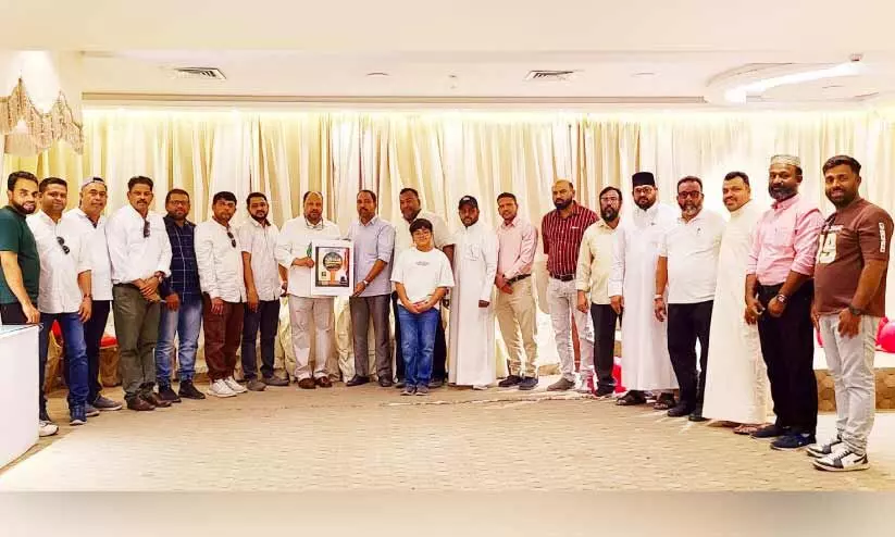 കെ.എം.സി.സി കാസർകോട് ജില്ല പ്രവർത്തക സംഗമ പോസ്റ്റർ പ്രകാശനം കെ.എം.സി.സി കാസർകോട് ജില്ല പ്രവർത്തക സംഗമ പോസ്റ്റർ പ്രകാശനം