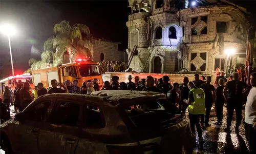 ഇസ്രായേലിന് നേരെ വീണ്ടും ഇറാൻ ആക്രമണം; ജറുസലേമിലും തെൽ അവീവിലും സ്ഫോടനം