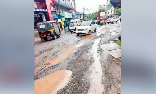 പേരിനൊരു റോഡ്​; മരണക്കെണിയായി ചൂണ്ടിയിലെ കുഴികൾ