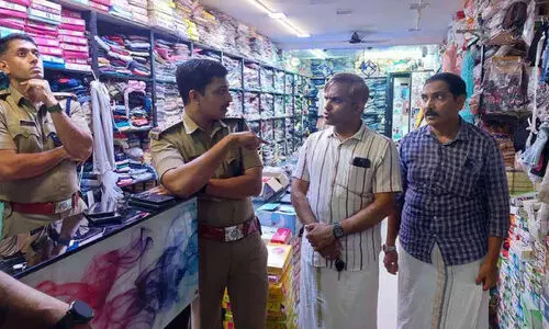 ന​ഗ​ര​ത്തി​ൽ ക​ട​ക​ൾ കു​ത്തി​ത്തു​റ​ന്ന് ക​വ​ർ​ച്ച