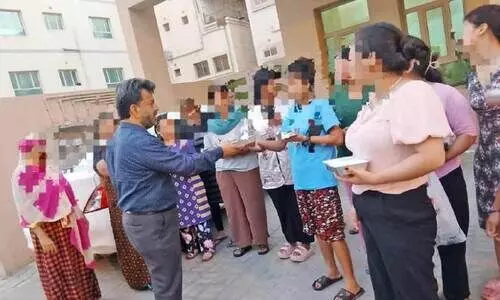 പ്ര​വാ​സി​ക​ൾ​ക്ക് ആ​ശ്വാ​സ​മാ​യി ലൈ​റ്റ്സ് ഓ​ഫ് കൈ​ൻ​ഡ്‌​നെ​സ് ബീ​റ്റ് ദ ​ഹീ​റ്റ് ഇ​നി​ഷ്യേ​റ്റി​വ്